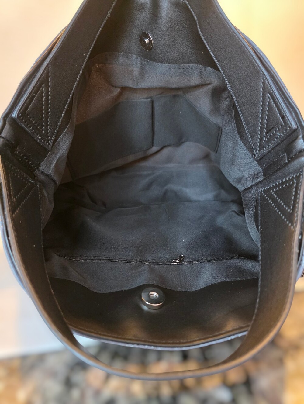 Pillowy Textured Puffer Tote Style Bag with Shoulder Strap  NWT - Picture 8 of 8
